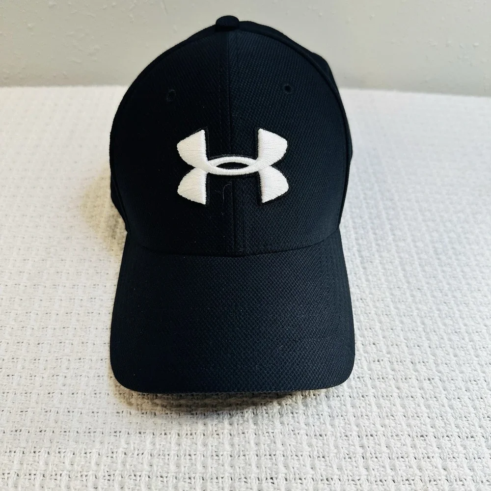 Under Armour Youth Blitzing Black Flex Fitted Hat Size YSM/YMD Kids Baseball Cap